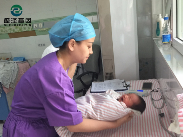 親子鑒定解開真相：O型血的夫妻為何生下B型血嬰兒？