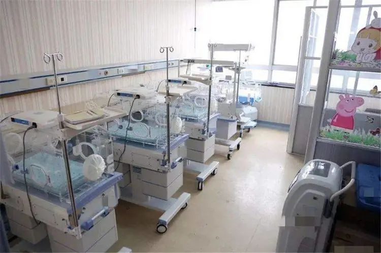 懷疑孩子非親生，夫妻偷做親子鑒定，竟是正規(guī)醫(yī)院新生兒被抱錯(cuò)？