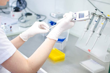 產婦醫院生下男嬰，后男嬰竟變成女嬰，親子鑒定后家屬樂了