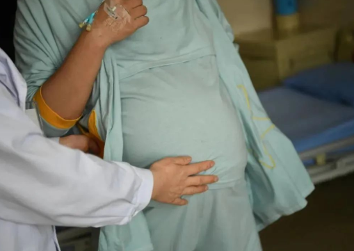 孕婦懷孕幾個(gè)月可以做dna親子鑒定？對(duì)胎兒有傷害嗎？