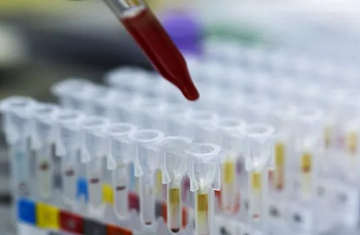 女方網友：父子倆血型一樣親子鑒定就是親生的嗎？