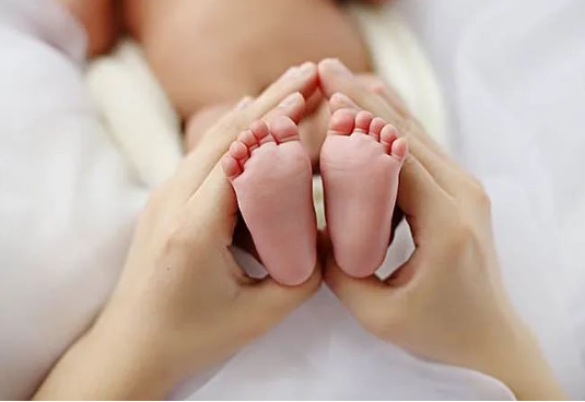 想帶小孩去做親子鑒定該如何取證呢？用紗布或棉簽等采集樣本