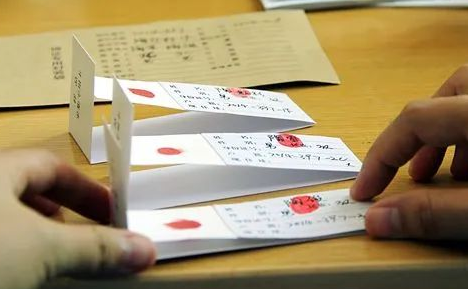 除了血液人的唾液能做親子鑒定嗎？能親子鑒定人的遺傳病史嗎？