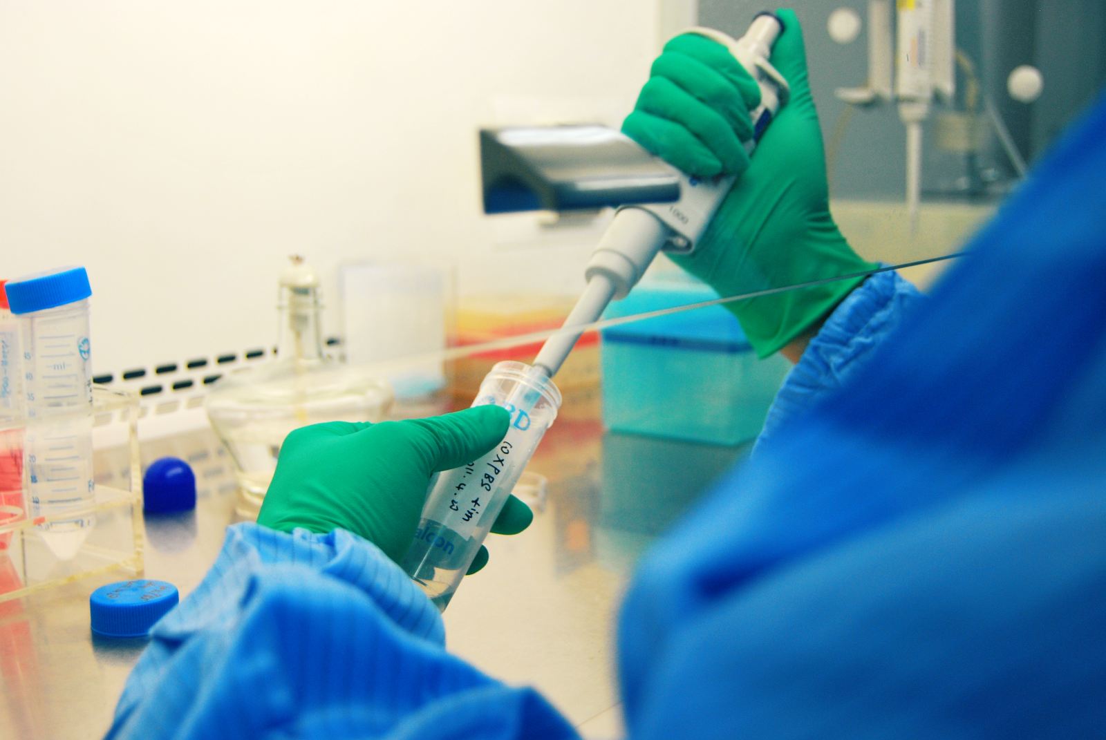 中山DNA親子鑒定中心在個人隱私親子鑒定中的三大優(yōu)勢: